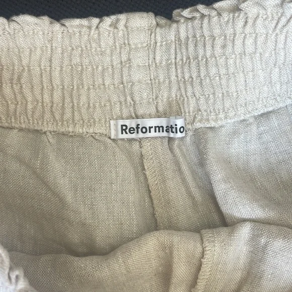 Reformation Linen shorts color oatmeal - Picture 2 of 4